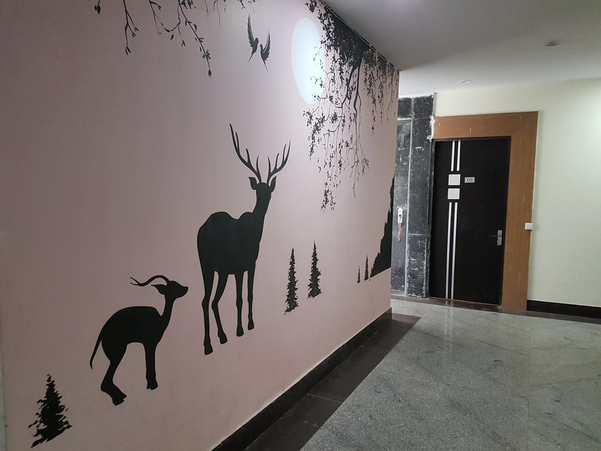 The Royal Crown Hotel Gurgaon Exterior photo